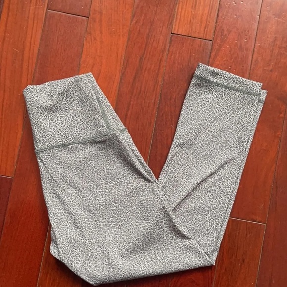 Lululemom legging - Picture 1 of 5